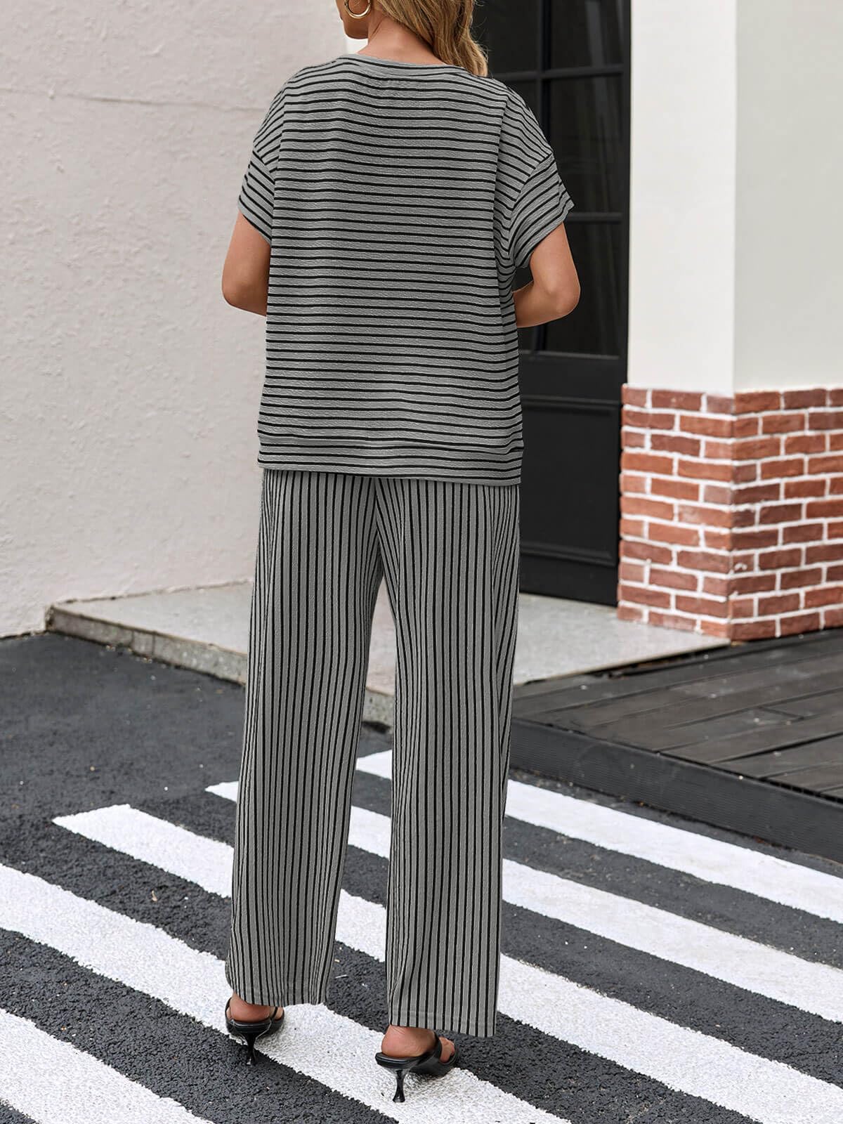Women's Striped 2 Piece Sets Short Sleeve T Shirts Wide Leg Pants with Pockets