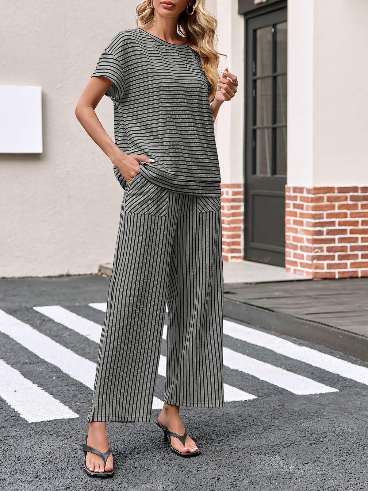 Women's Striped 2 Piece Sets Short Sleeve T Shirts Wide Leg Pants with Pockets